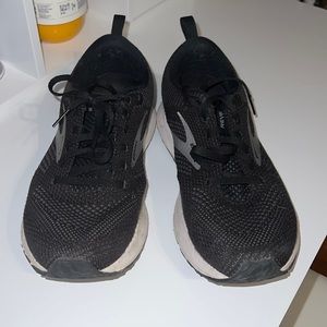 Brooks Revel 4s